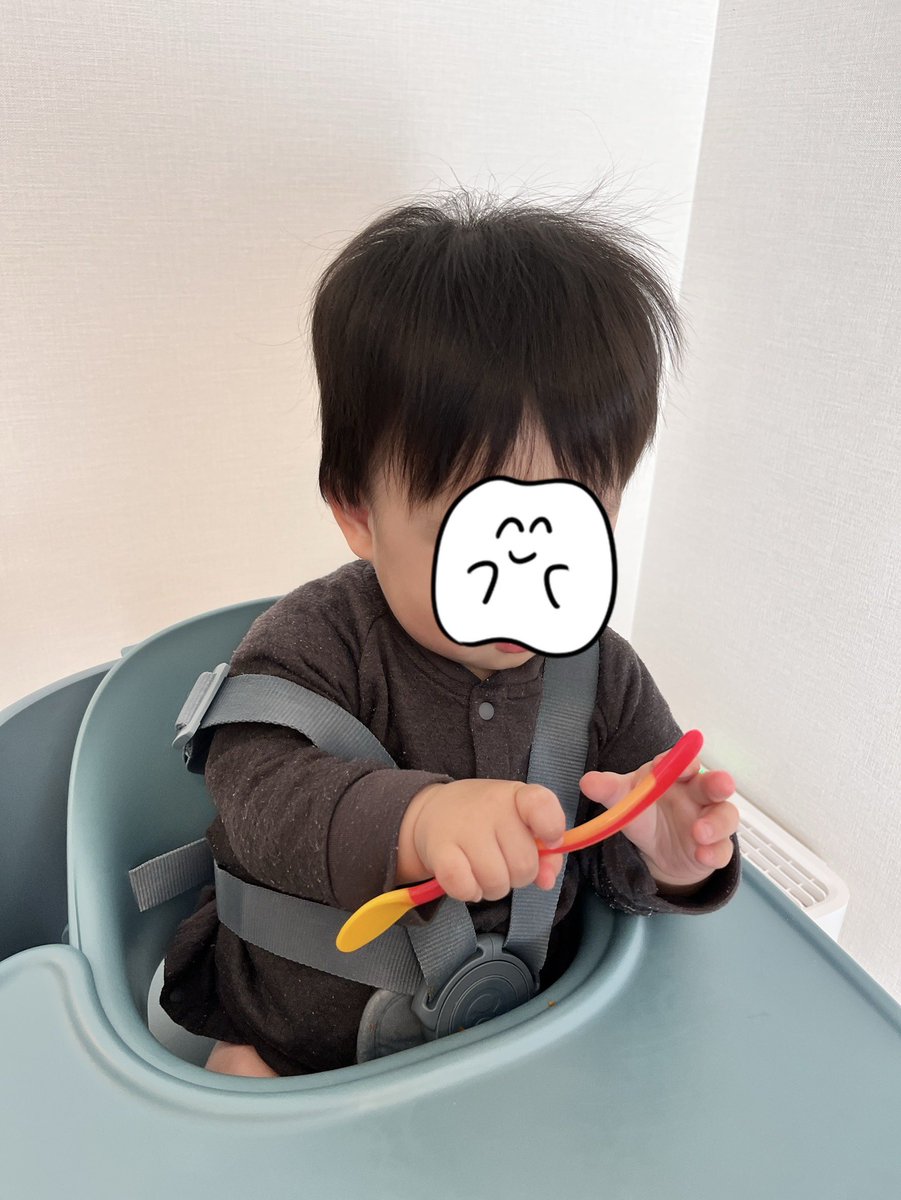 iwamon79's tweet image. 今のところ非常に順調かも！！！

スプーンで気を引いてる隙に別のスプーンでご飯を食べさせる作戦で昼食完了🍚