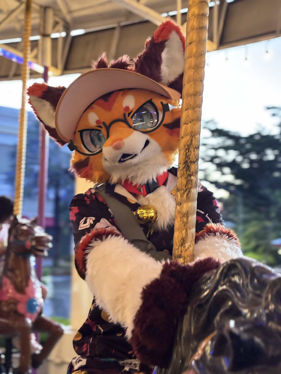 Come here,, let me grab your hand~

🪡 <a href="/333sango/">池本本本</a> 

late #FursuitFriday (on here)