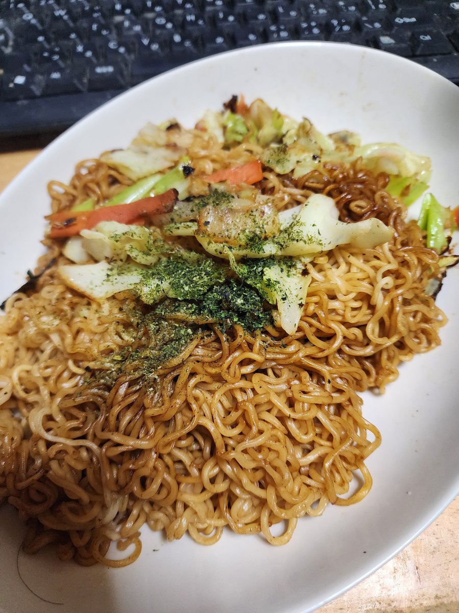 お昼、日清焼きそば。これや！これが食べたかったんや！