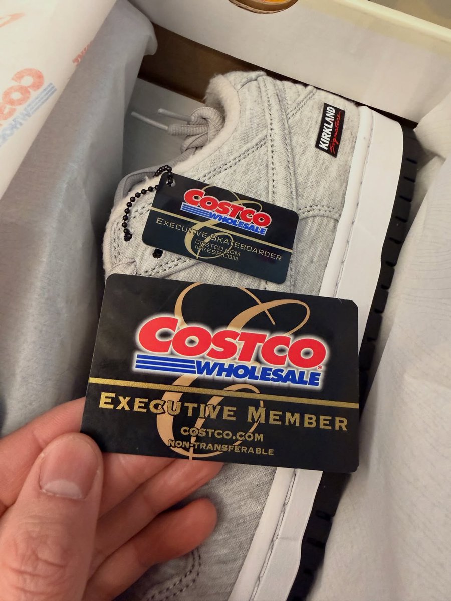 JustFreshKicks's tweet photo. RELEASE RECAP: Kirkland Signature x Nike SB Dunk Low Pro 🛒🌭

-Very limited release
-Only 8 warehouse locations
-Not sold on the Costco website
-Once these limited units sell out, no additional inventory will be available
-No SNKRS or skate shop release expected

Locations:
-Whs 28. Laguna Niguel, CA
-Whs 130. Los Feliz, CA
-Whs 144. San Francisco, CA
-Whs 09. Beaverton, OR
-Whs 02. Portland, OR
-Whs 08. Kirkland, WA
-Whs 243. Queens, NY
-Whs 318. Brooklyn, NY