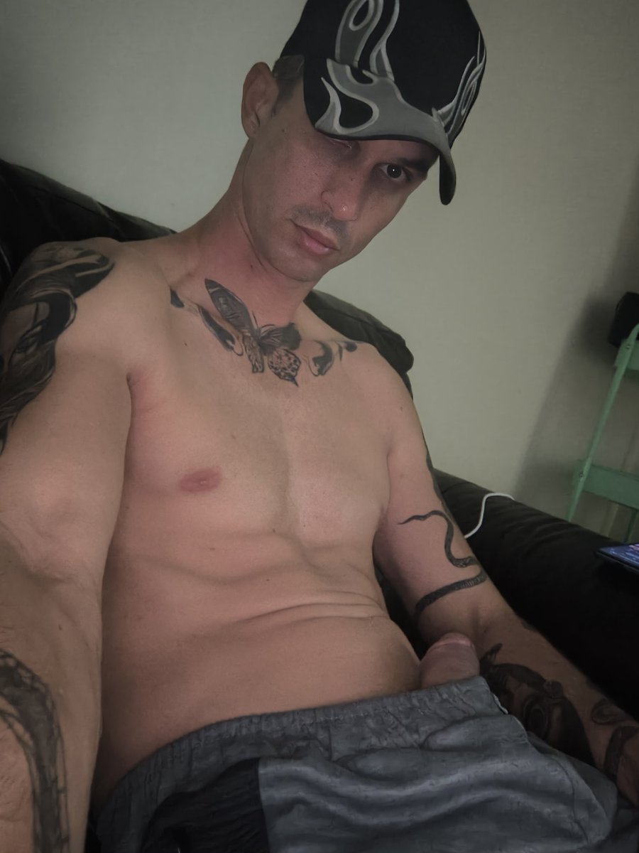 maxvergon33's tweet photo. Quien a chupar ? 😈😈😈 https://t.co/TcqWTFwekf