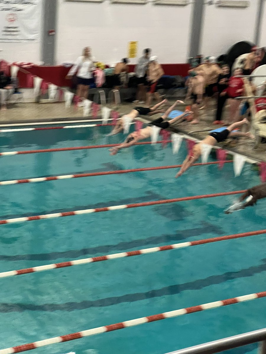 OliverAmesSwim's tweet photo. Congratulations boys on your 6th place team finish at Hocks! Top finishers were junior captains Justin Silverman in 3rd for the IM, 2nd for breaststroke and Aidan McDonagh with 5th in the 200 free and 7th in the 500 free. Great job to all athletes! @OAHSTigersports @OATigers https://t.co/EAoIPeutBJ