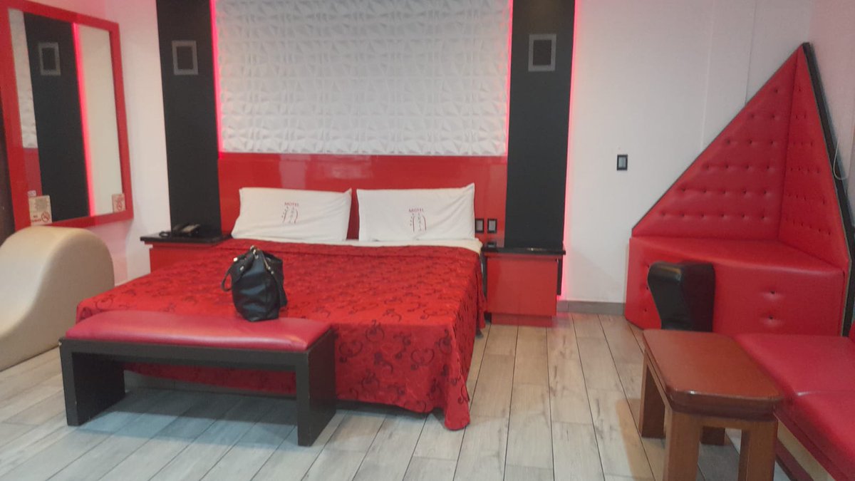 Ya instalados 😋
Aún sin compañía será que está noche  nos quedemos solos ?