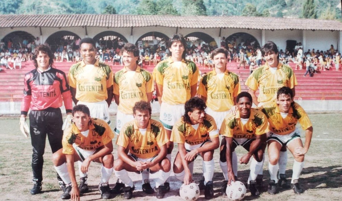 1991 estadio de villaconcha

Prácticamente el primer equipo que ví del leopardo 🟨🟩