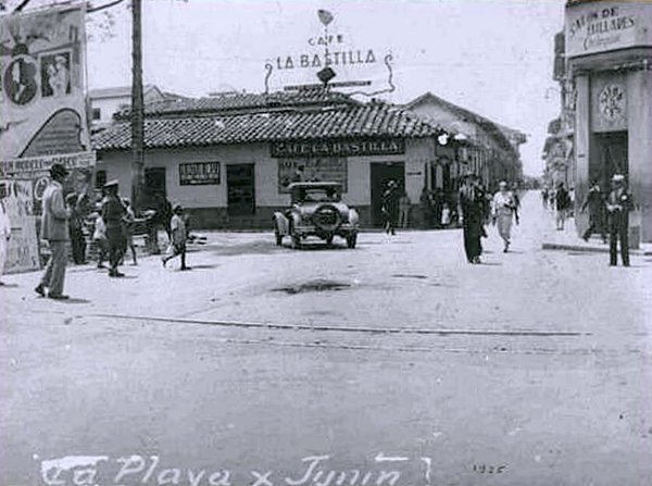 DeepSageApp's tweet photo. Medellín, La Playa con Junín en 1925 #ViajeEnElTiempo https://t.co/rrZB0PwGVj