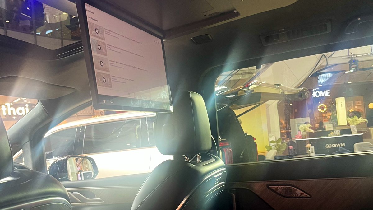 t_teru65's tweet image. 🇹🇭サワディーカップ🙏カッコよ❣️
でも何処か、良いとこどりの感じがする🚙🧐
【WEY G9 GWM】Thailand🚙は、プレミアムな7人乗りラグジュアリーMPVでTVやマッサージ付き広々とした車
💰234万9000バーツ‼︎流石、先進国🇹🇭！
吾輩的に運転するより後部座席で💺ゆったりと座りたい派です♪

#WEYG9  #MPV