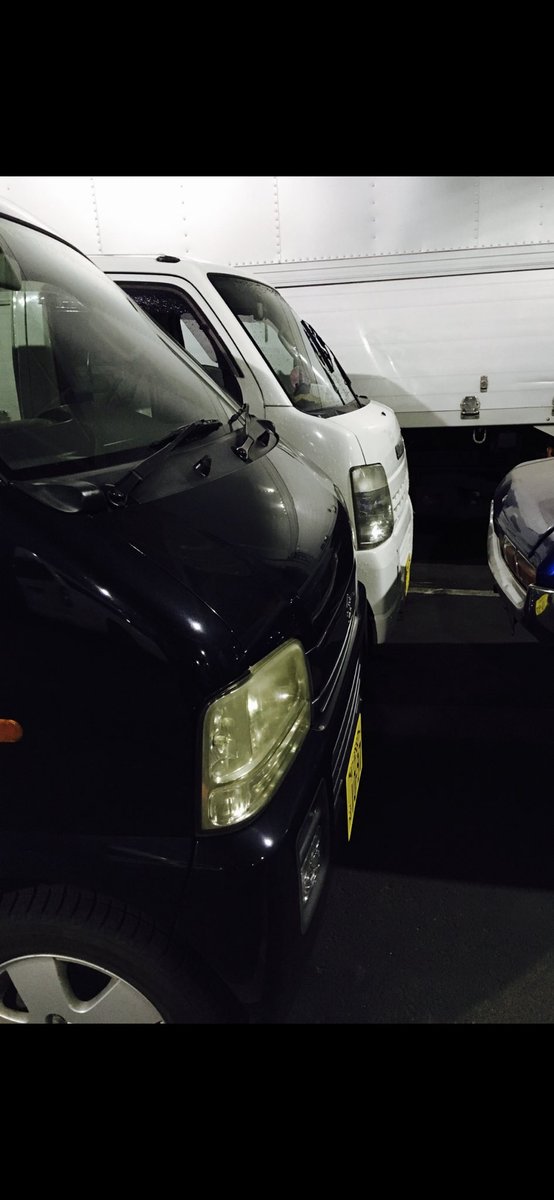 kawasakigpz9001's tweet photo. 軽はずっとスズキ派で30年前にジムニー乗ってから1台目のシャンパンゴールドのエブリィワゴン乗ってそれから数年経ってブラックのエブリィ乗って今回シルバーのエブリィワゴン！
ホントはまた黒欲しかったんですよねぇ〜・・・🥺

#スズキ #ジムニー #Jimny #エブリィワゴン #EVERYWAGON https://t.co/GfMbtC61I1