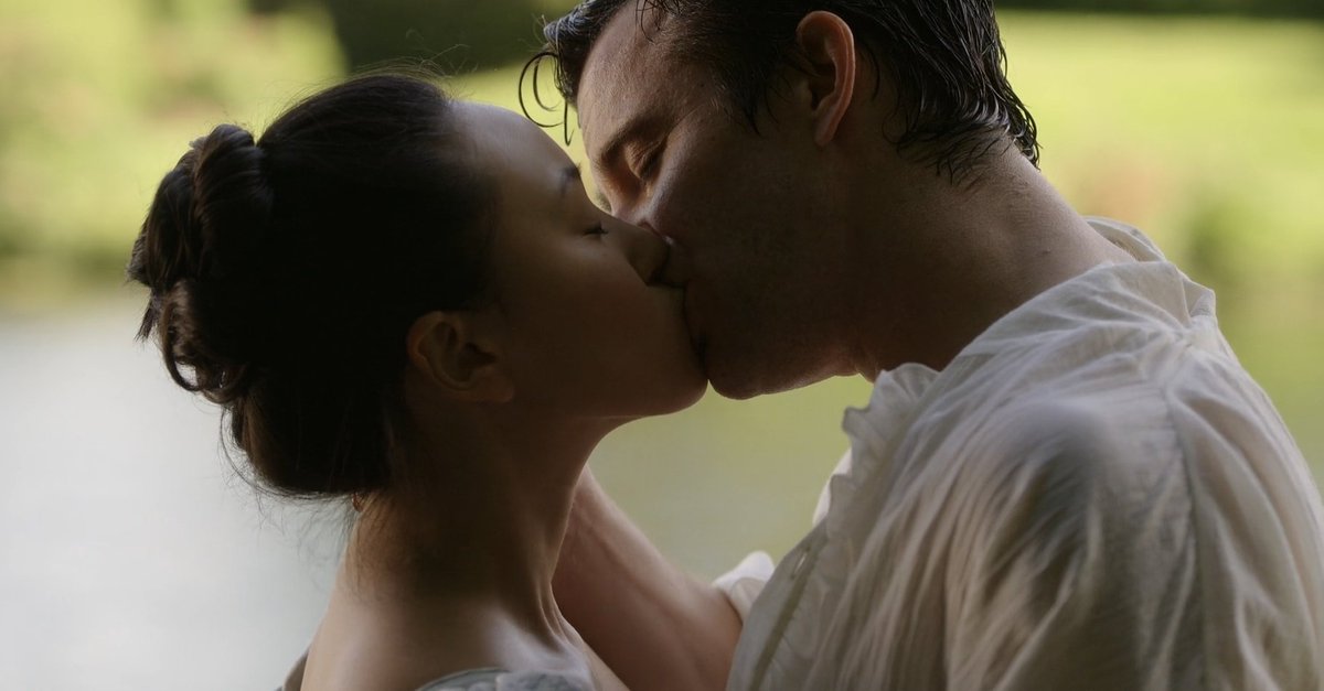 saphne 🤝🏻 kanthony 🤝🏻 polin 🤝🏻 benophie

ijbol'in over the fact that bridgerton and their banters always end up w a kiss and i'm not even complaining 😭

#BridgertonS4 #BridgertonSeason4 #Bridgerton