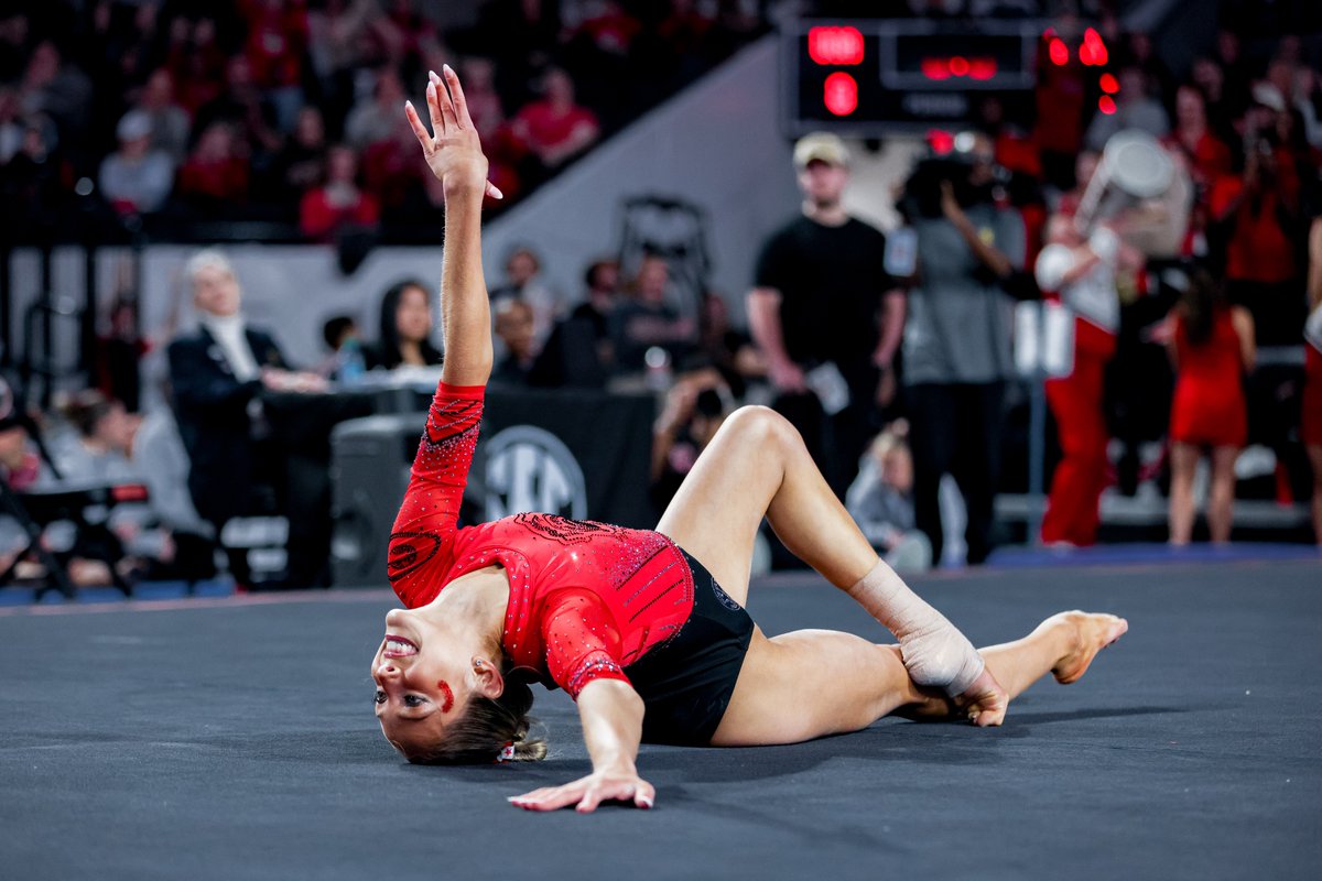 UGAGymnastics's tweet photo. Judges agree: Lily is perfect.

#GoDawgs | #BeUndeniable https://t.co/jt2qbErsWh