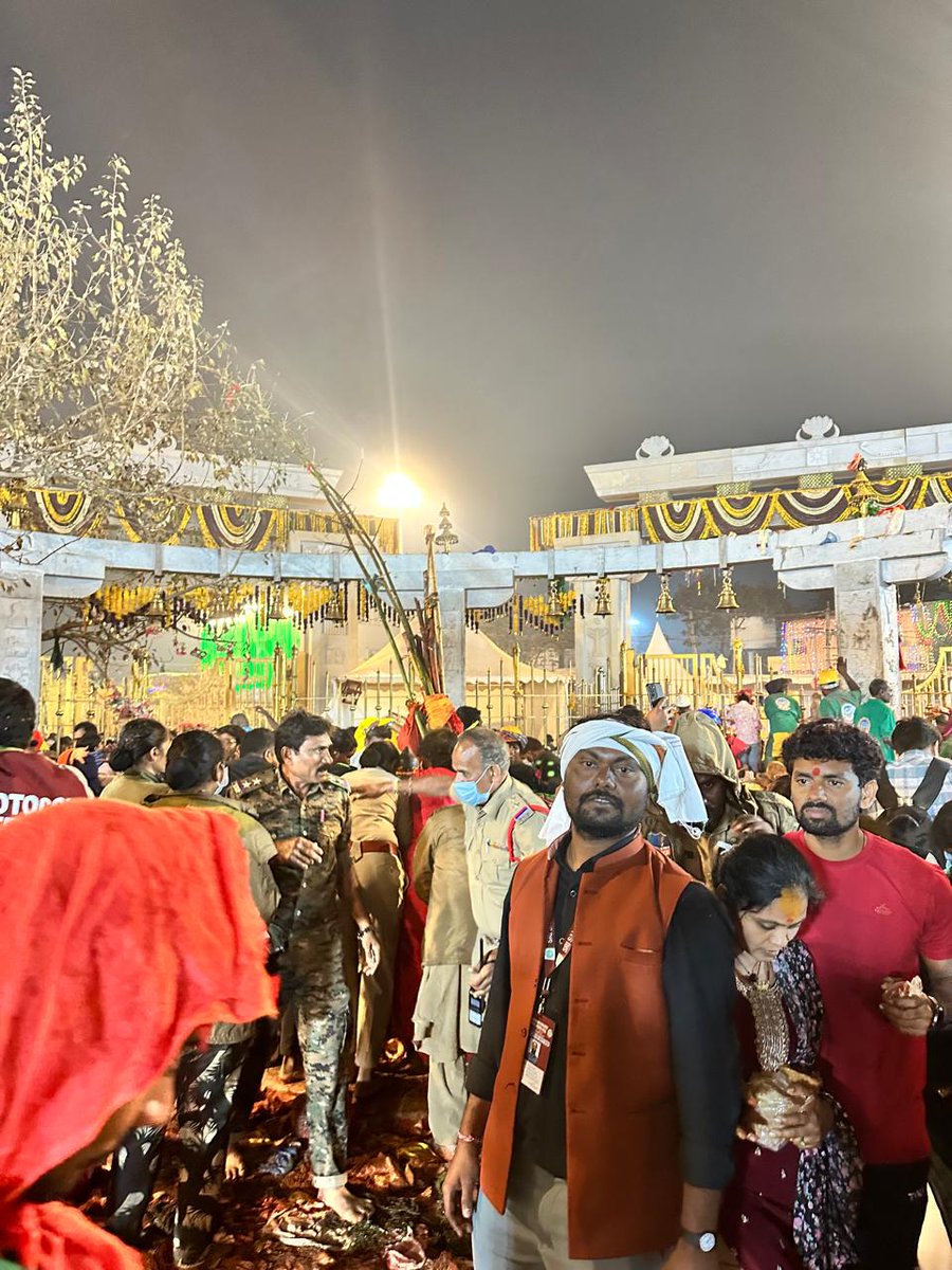 rakeshcherala3's tweet photo. Medaram maha jathara 2026
#MedaramJathara2026 https://t.co/VMIAzsexTW