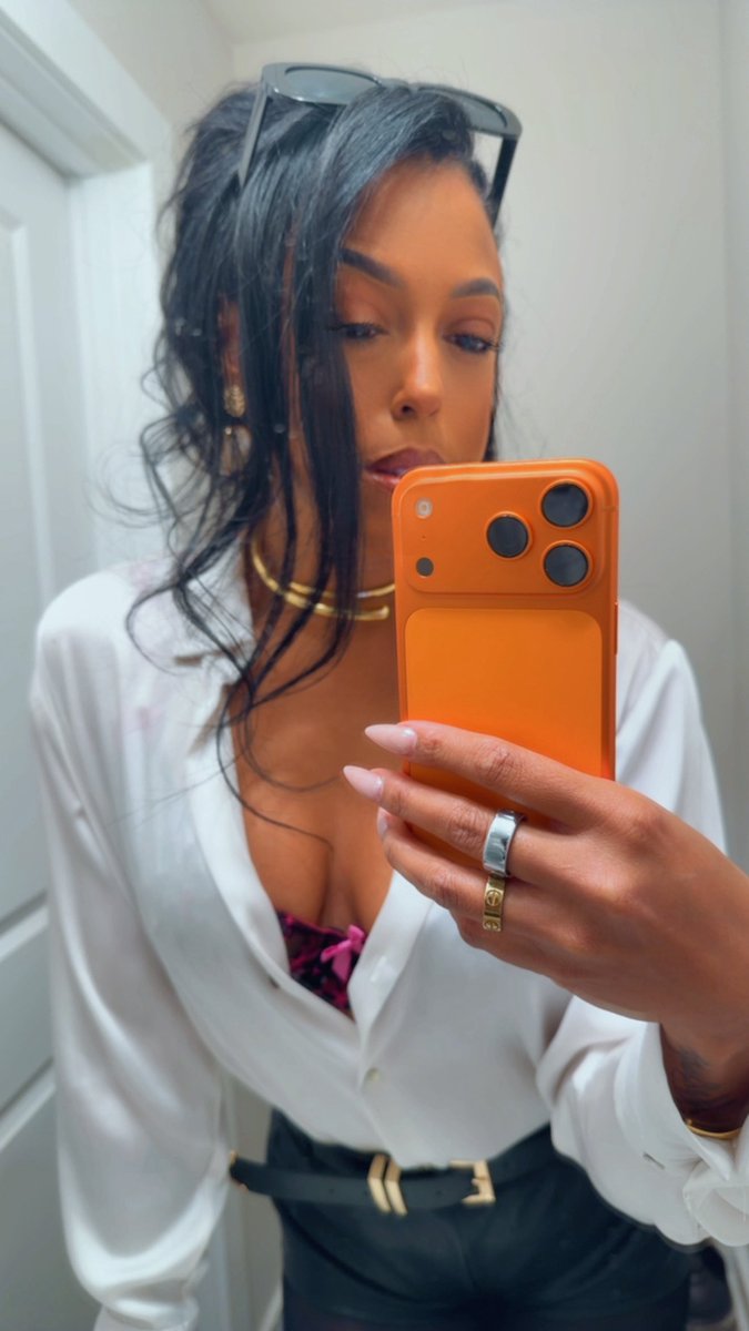 ashlorynn_'s tweet photo. I’m alive.
Thriving.
Celebrating our birthdays.
♒️🩷

New city. 
New job.

Honestly can’t tell me a d—— thing rn.
God been blessing me!! 🙏🏽 https://t.co/pPpl3Vr9Nq