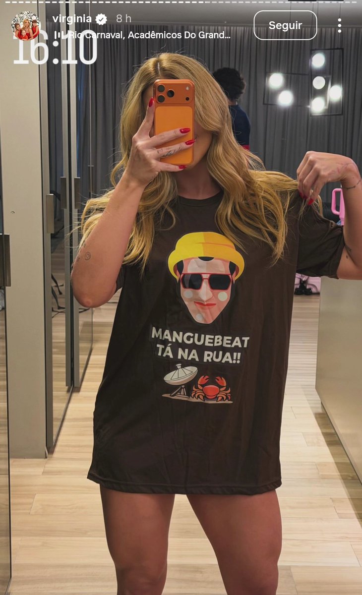 ehsegredx's tweet image. Ela fazendo publi da Blaze com a camisa do Chico Science #pqp