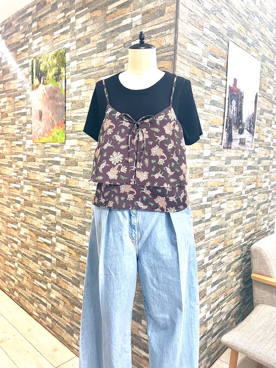 yuki_4season's tweet photo. 春の第1弾✨『#TICCA (#ティッカ)』さんより届いております🙋♀️✨
「綿シルク」のカットソーは肌触り抜群😍
素敵なペイズリー柄の「ビスチェ」は2Wayです😍
「ワイドなライトデニムパンツ」
は満足感が色々詰まっていますよ😍
肌も心も喜び元氣に✨🙆♀️✨
心豊かにHappy な毎日を❤️
#4season #足利市 https://t.co/PRdCPOiyRM