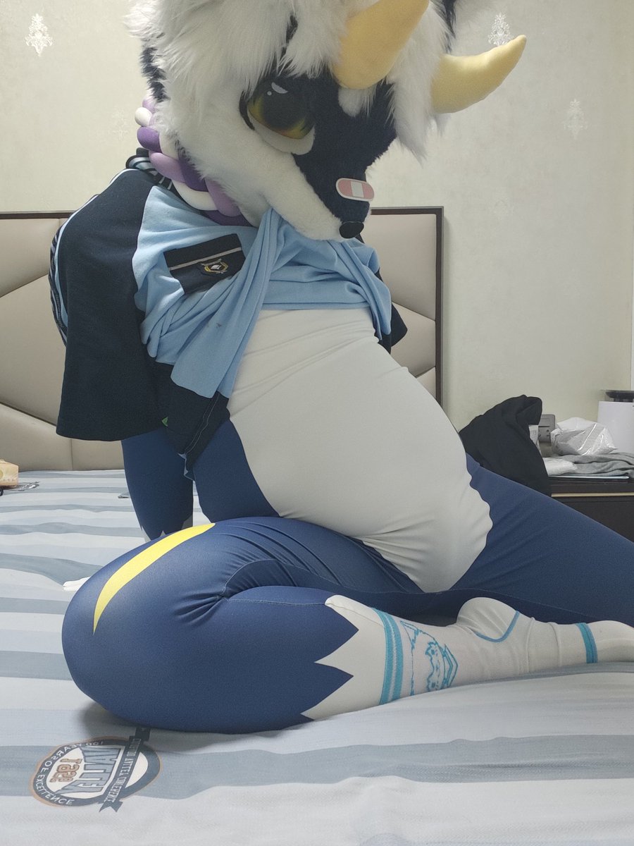 RennautFox's tweet photo. 新Zentai还不错呢🥵 https://t.co/0aPkXtjNrv