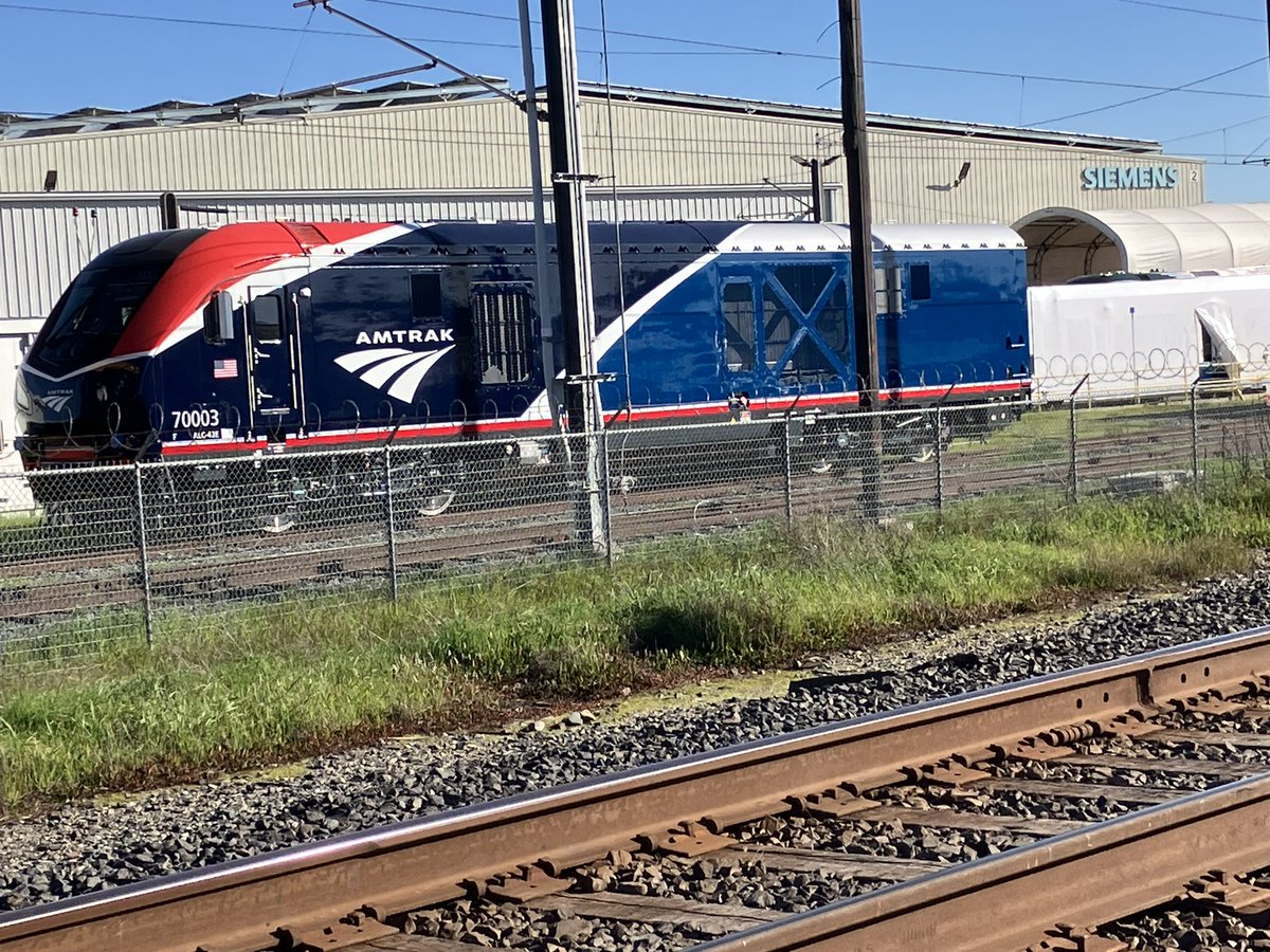 gabelodato's tweet photo. Opinion: when this ALC42E and its Airo set are delivered to the East Coast for use on Amtrak’s Northeast Corridor, they should hold unveiling ceremonies at each of the major stops on Amtrak’s busiest route. 

@Amtrak 
@SiemensMobility 
#trendingpost 
#news 
#trains https://t.co/idVWztmPmn