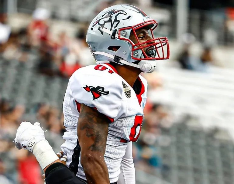 UFLCenter's tweet image. #Aviators signed wide receiver Rashard Davis &amp;amp; inside linebacker Fred Thompkins, per the wire.

Davis was a starter with the Tampa Bay #Bandits/Memphis #Showboats (2022-23). Thompkins doesn't have much pro experience, but starred at City College of San Francisco (2019-21) before