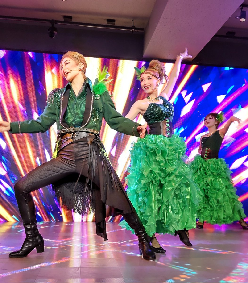 anna0139's tweet image. #TWINKLE 初日初回
最高でした❗️
#レオあり 推しの私にとって幸せ過ぎるショーでした😂有り難うございます👏👏👏#天輝レオ #唯城ありす #OSK日本歌劇団