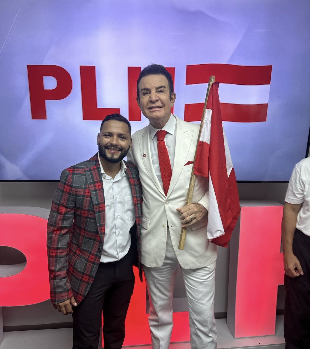 Feliz cumpleaños presidente, <a href="/SalvaPresidente/">Salvador Nasralla</a> 🎂 Su ejemplo y su firmeza guían e inspiran a una generación de gente decente que cree, que trabaja y que lucha para que en este país las cosas se hagan bien. Su trayectoria sostiene una forma de hacer política con manos limpias,