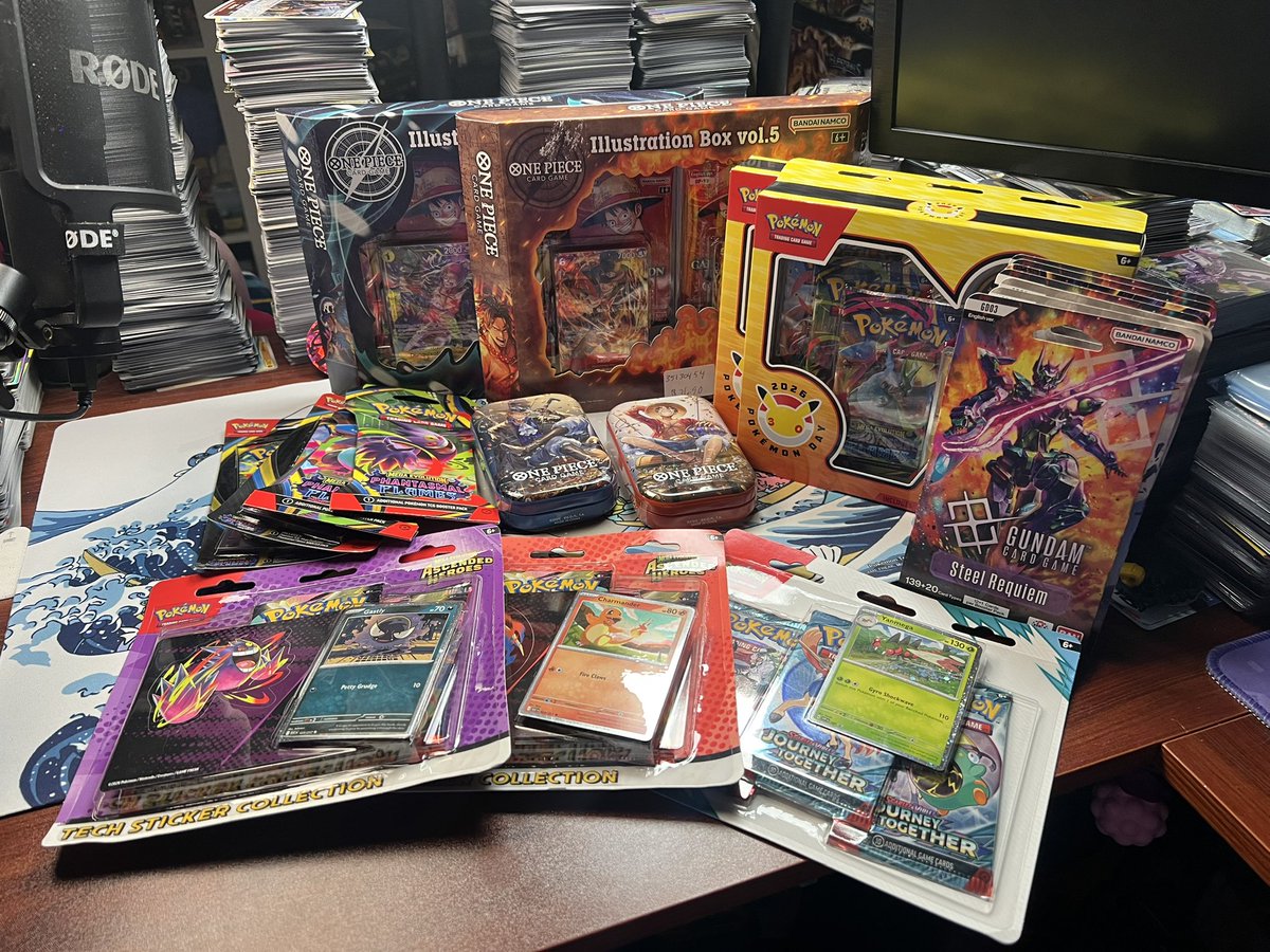 I had to work this morning so my fiance and son went out card hunting for me! 😭 they found it all! Minus the illustration boxes. I got those after work… I also didn’t pay that absolutely INSANE price from Hottopic at the bottom 😅