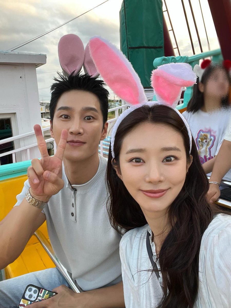 soobdrama's tweet image. 내 최고의 88×89 커플 완료

정해인 × 정소민 (엄마친구아들 2024)
안보현 × 이주빈 (스프링 피버 2026)