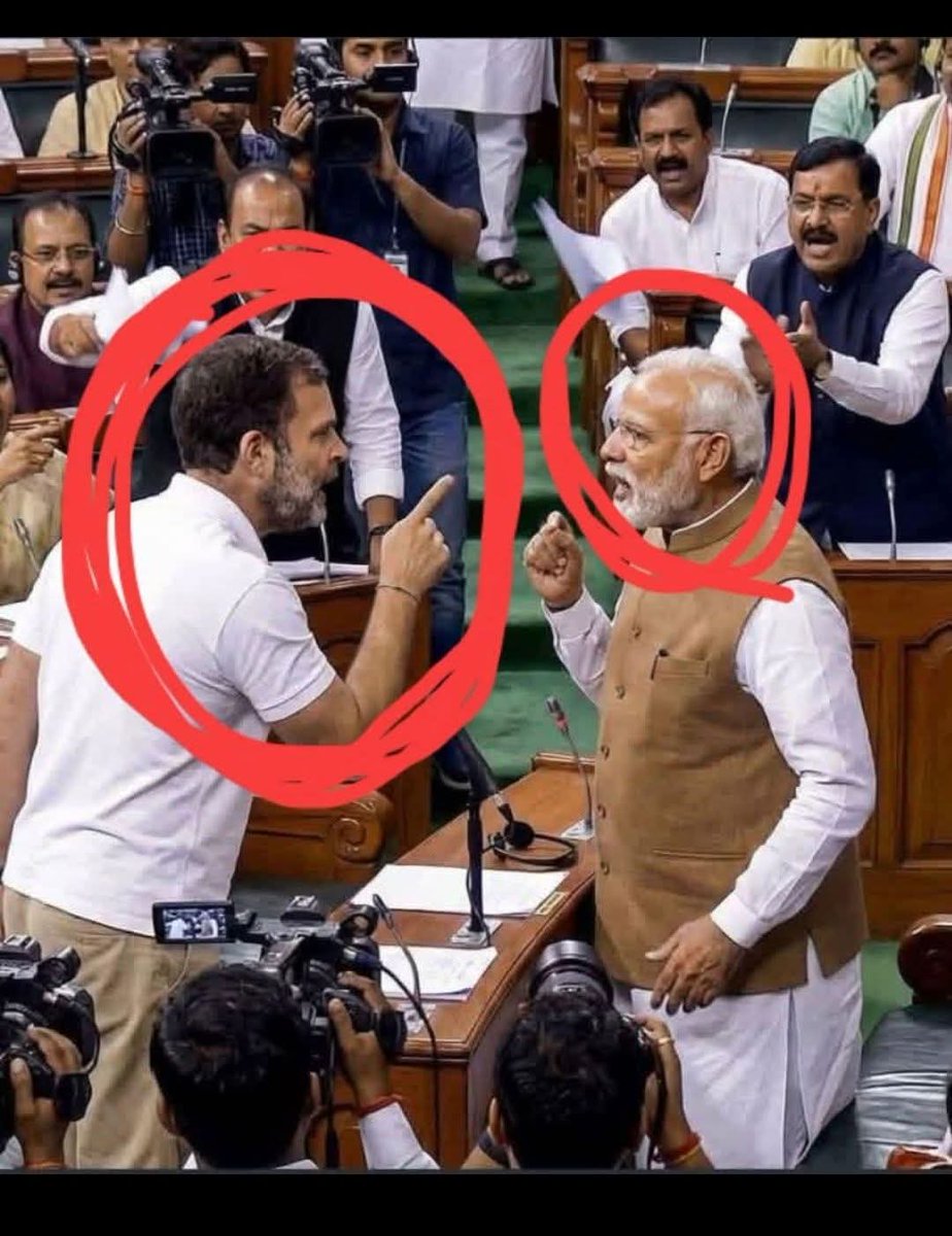 इसे कहते हैं #बब्बर_शेर #आंख में आंख डाल कर बात करने वाला ? 😨😨
दोनों एक दूसरे को देखते अंगूली उठा कर।