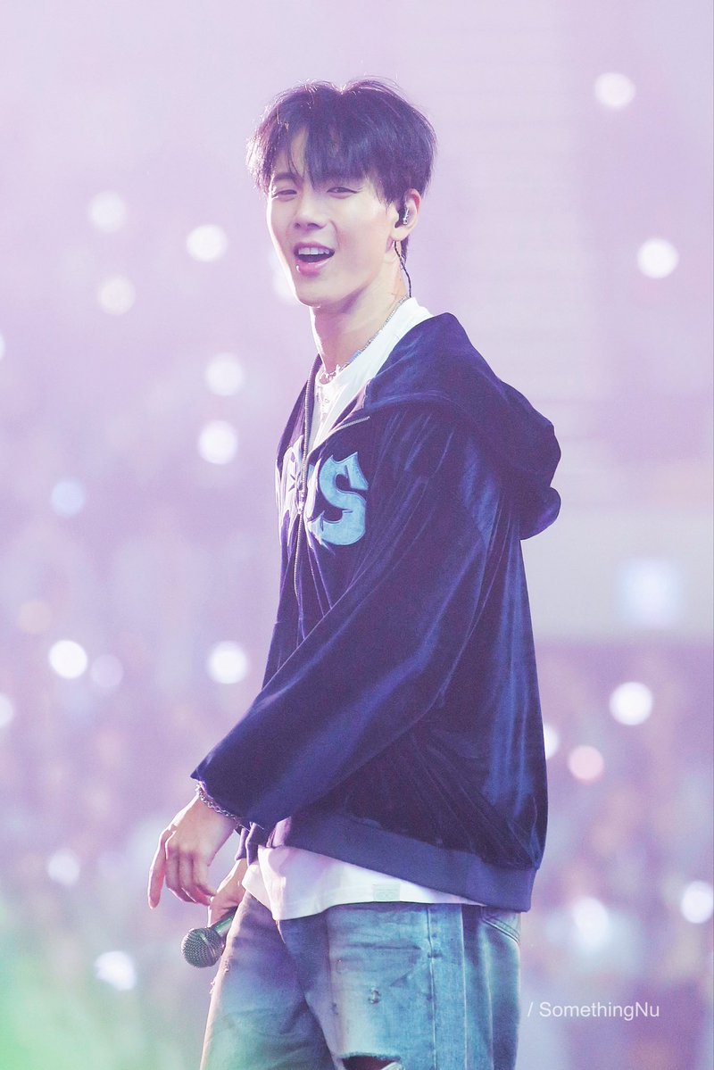 sth_shownu's tweet image. 260130 대학생같다❤️ #셔누 #SHOWNU