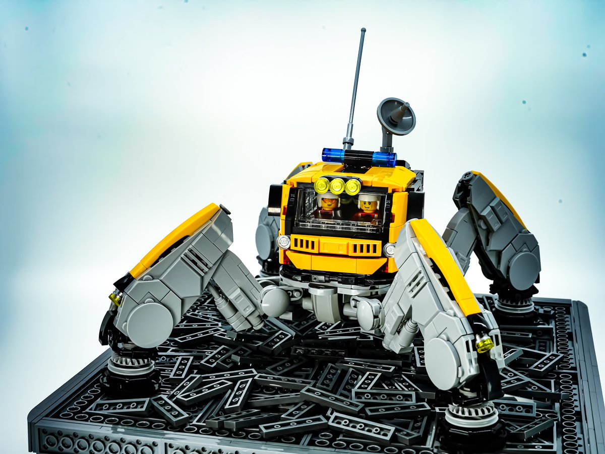 shiu's tweet image. QUADY [クアディ] (1/2)

「四脚歩行だからこそ辿り着ける場所がある」

災害時における捜索、負傷者の避難、物資の運搬などの救助活動を支援する、不整地での安定移動に特化した複座式のレスキューロボット

#４脚レゴロボコンテスト #legomoc #LEGO