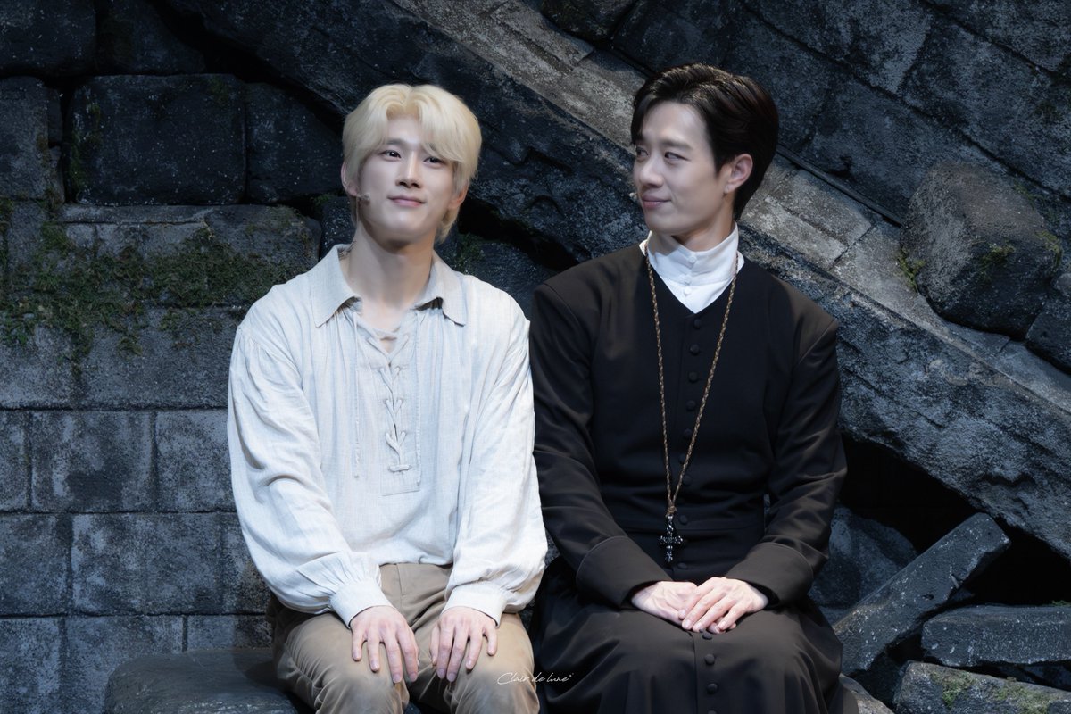 260130 뮤지컬 < 나르치스와 골드문트 >
YES24 마리아브론 전관 포토타임

나르치스 ㅣ #최호승 배우님
골드문트 ㅣ #김서환 배우님

-
너는 나에게 소중한 존재였어