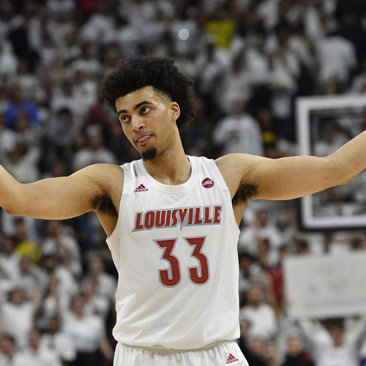 robholmesiv's tweet image. What is college basketball about to look like if the Amari Bailey situation ends up actually being legal? 😭

Me personally I think it’s starting to get out of hand and we’re losing the plot of college basketball, but if it’s gonna be legal I wouldn’t blame Louisville at all if…