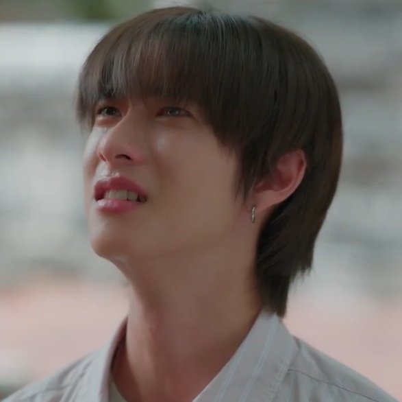 เด็กน้อยของแม่ดาว เติบโตมาอย่างดีเลยนะ เป็นเด็กดี ไม่สร้างปัญหา ช่วยเหลือผู้อื่น งามทั้งใบหน้า ทั้งจิตใจเหมือนแม่ดาวเลย🤍💫

SINGSA LATAI FINAL EP
#สิงสาลาตายFinalEP