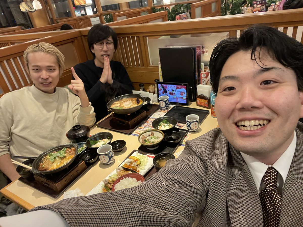 漫才ルパン三世‼️

M-1準決勝を3組輩出した漫才○○シリーズが今年も継続🏃‍♀️

お笑いCITYと名前を変えて欲しいほどセシオンに今お笑いがひしめいている‼️ 

お客様(ふじこちゃん🎵)に熱気を心配されるほど今回も白熱ありがとう🔥

とりあえず隔月で今年もやります‼️
M-1ツアーを俺達で埋め尽くす為に‼️