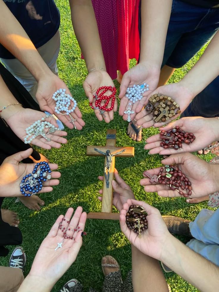 JustAdaugoijele's tweet photo. Never underestimate the power of the Holy Rosary as a spiritual weapon https://t.co/3bPyACHpUA