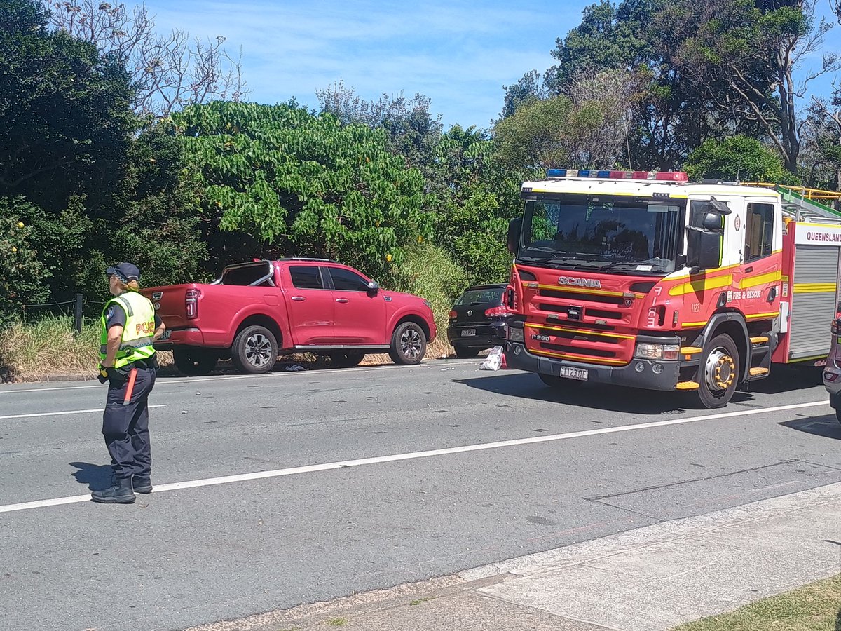 All lanes of the Esplanade remain blocked at #Narrowneck #SurfersParadise following a serious #accident between a vehicle and cyclist. Police and construction workers are diverting traffic.