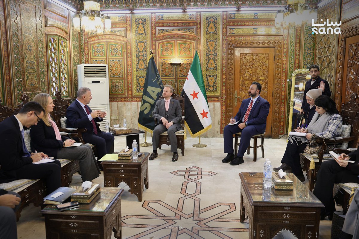 SANAEnOfficial's tweet image. Head of Syrian Investment Authority, Talal al-Hilali, met Sunday a delegation from International Finance Corporation (IFC) to discuss investment climate in Syria and prospects for cooperation, particularly in strategic energy sectors.

#Syria
#IFC
#SANA 
sana.sy/en/economic/22…