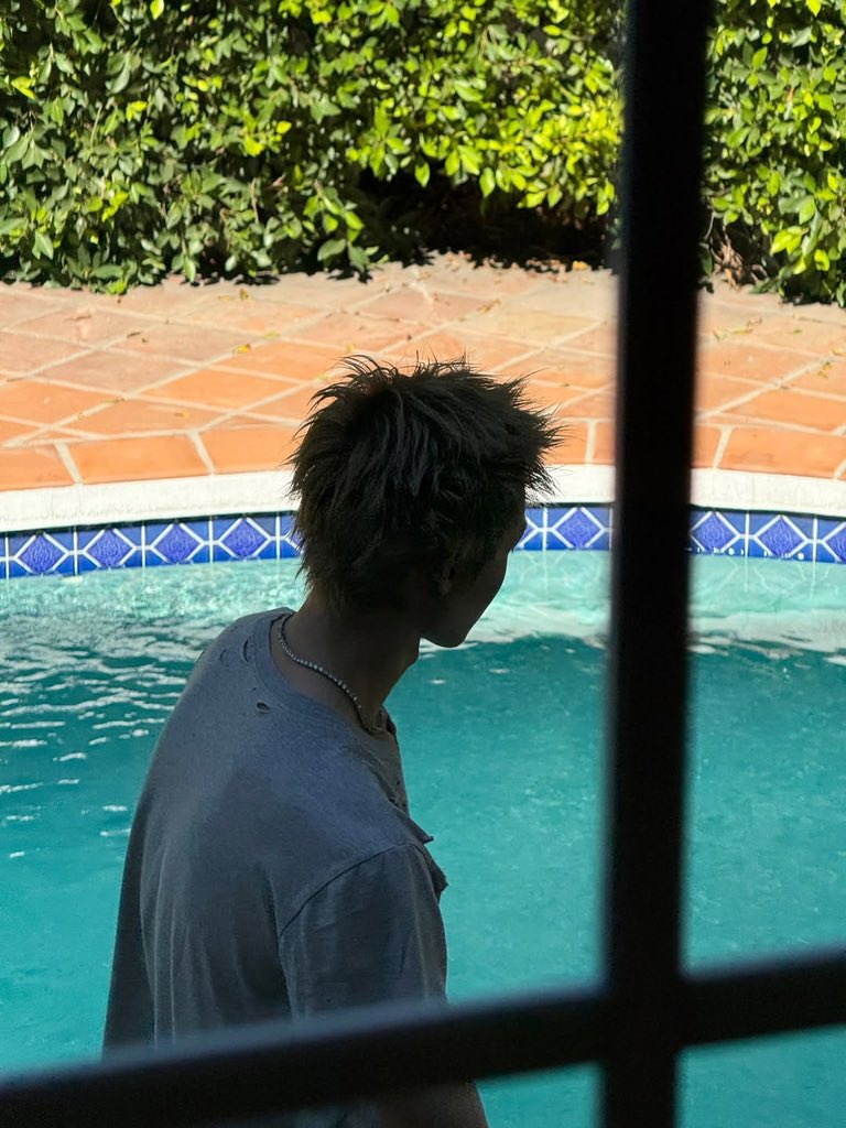 muartien's tweet image. Returned to LA with a lighter heart and heavier memories. Every corner feels like a reminder of growth, of distance traveled, and of comfort found in simple routines, soft light, and moments that don’t need to be loud.