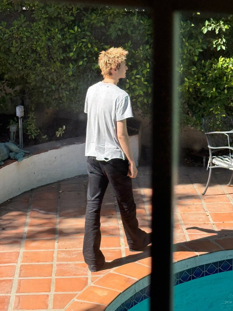 muartien's tweet image. Returned to LA with a lighter heart and heavier memories. Every corner feels like a reminder of growth, of distance traveled, and of comfort found in simple routines, soft light, and moments that don’t need to be loud.