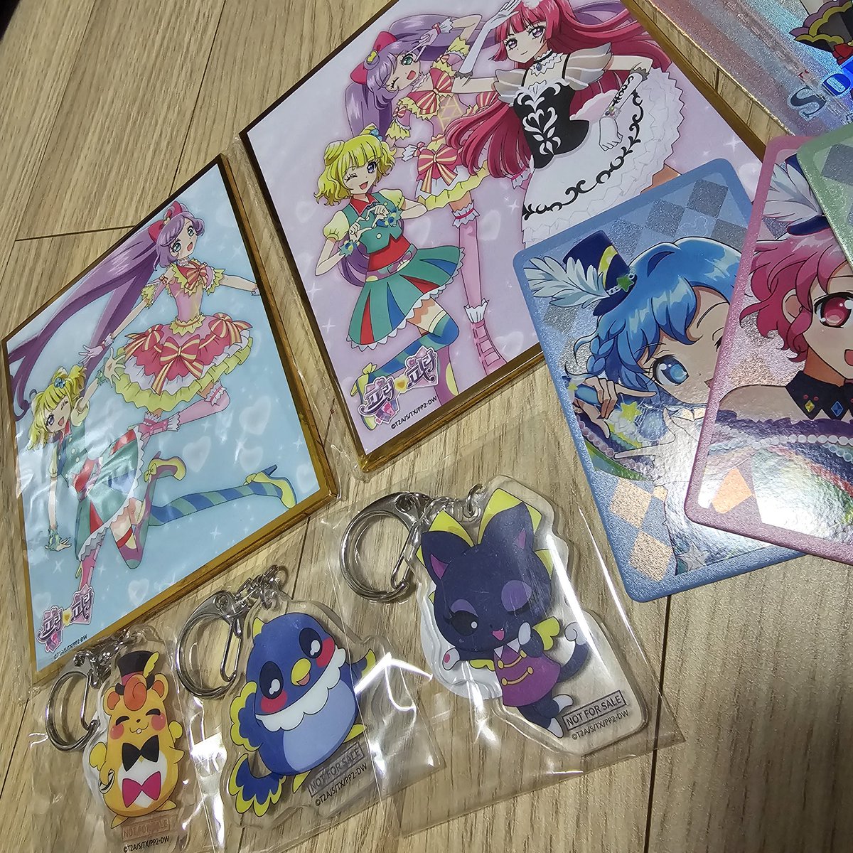 이벤트 열겠습니다! 제가 입원하는 관계로 좀 오래열어야 할 거 같아요
‼️맞팔인 분만 참여 가능하세요‼️
Rt가 필수고 맘찍은 선택! 
인용은 룰렛에 이름 한번씩 더 넣어드려요
발표는 1월 31일 또는 2월 1일 예정
많은 참여 부탁드려요!!