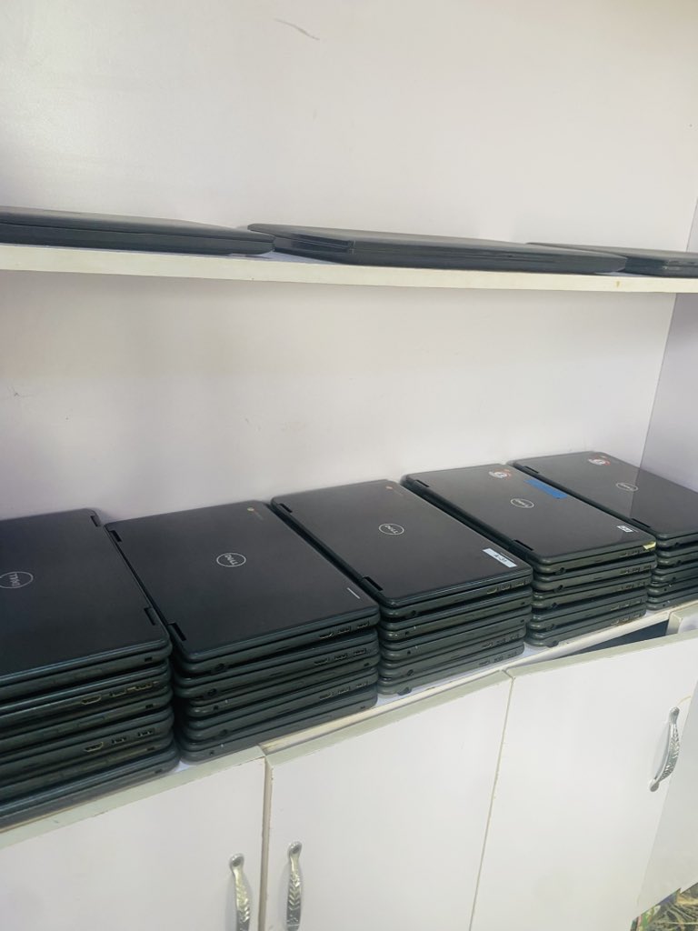 joesteve__'s tweet image. Help me sell this Cheap Laptop...
It's just ₦80k... Yes, you heard that right. 

Dell Chromebook 3189
4GB RAM; 
32GB SSD (Expandable with SD Card).
Touchscreen, Convertible. 

I have them available in good numbers. 

We waybill nationwide.
Order: wa.me/message/FJKWZB…