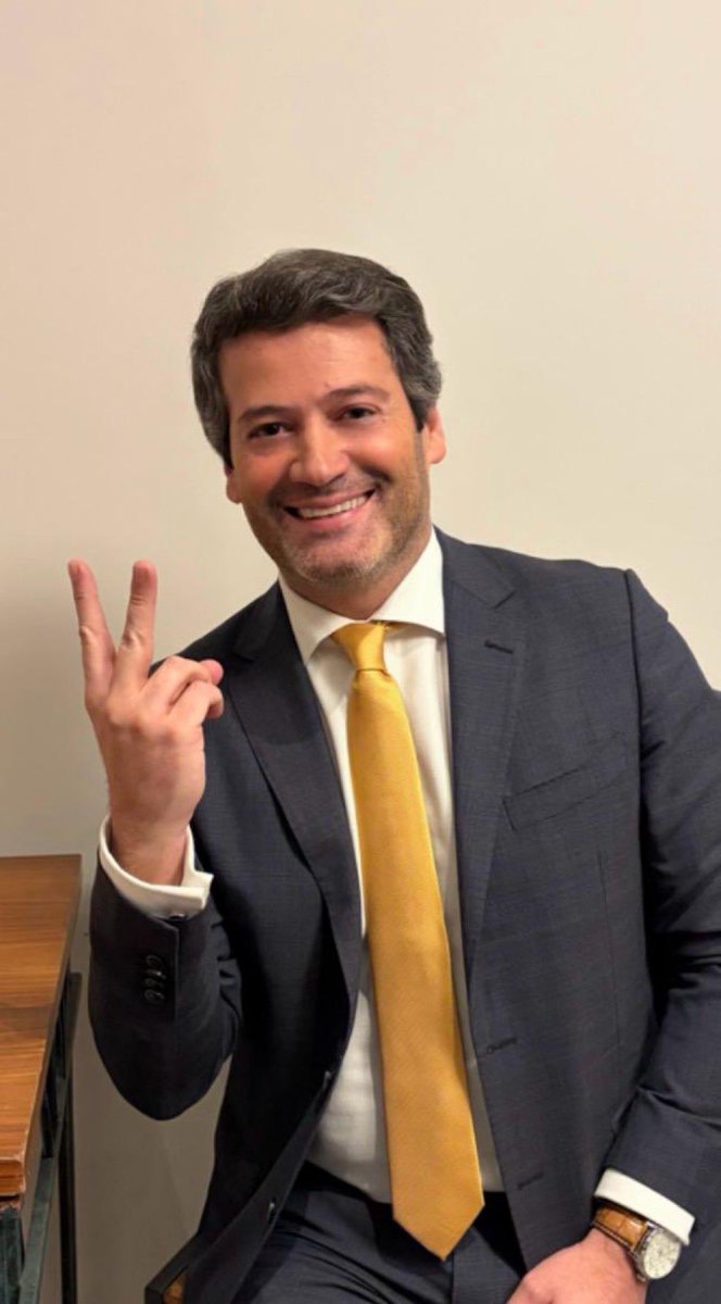 Félicitations à notre ami André Ventura qualifié pour le second tour de l’élection présidentielle au Portugal. Quelques mois après être devenu le premier parti d’opposition, Chega s’impose non seulement  comme un acteur incontournable de la vie politique lusitanienne, mais il