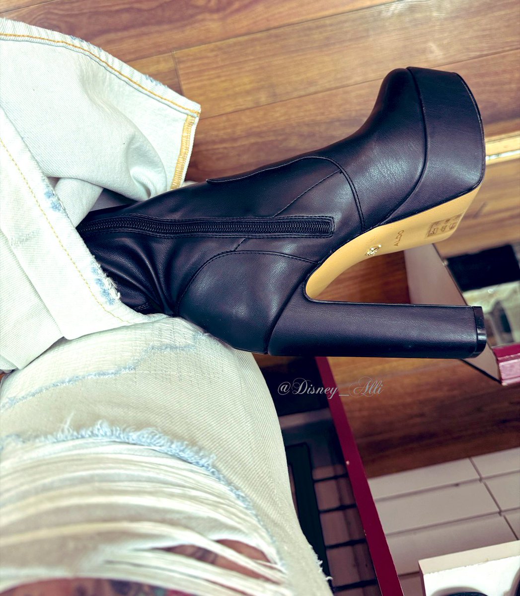 These Aldo booties are almost tall enough for my jeans #shoes #shoefie #shoesoftheday #sotd #outfitoftheday #ootd #highheellife #highheellover #highheeladdict #shoelover #heelsporn #heels #highheeledboots #bootlover #bootfreak #bootporn #bootaddict #highheeledbooties #showoff