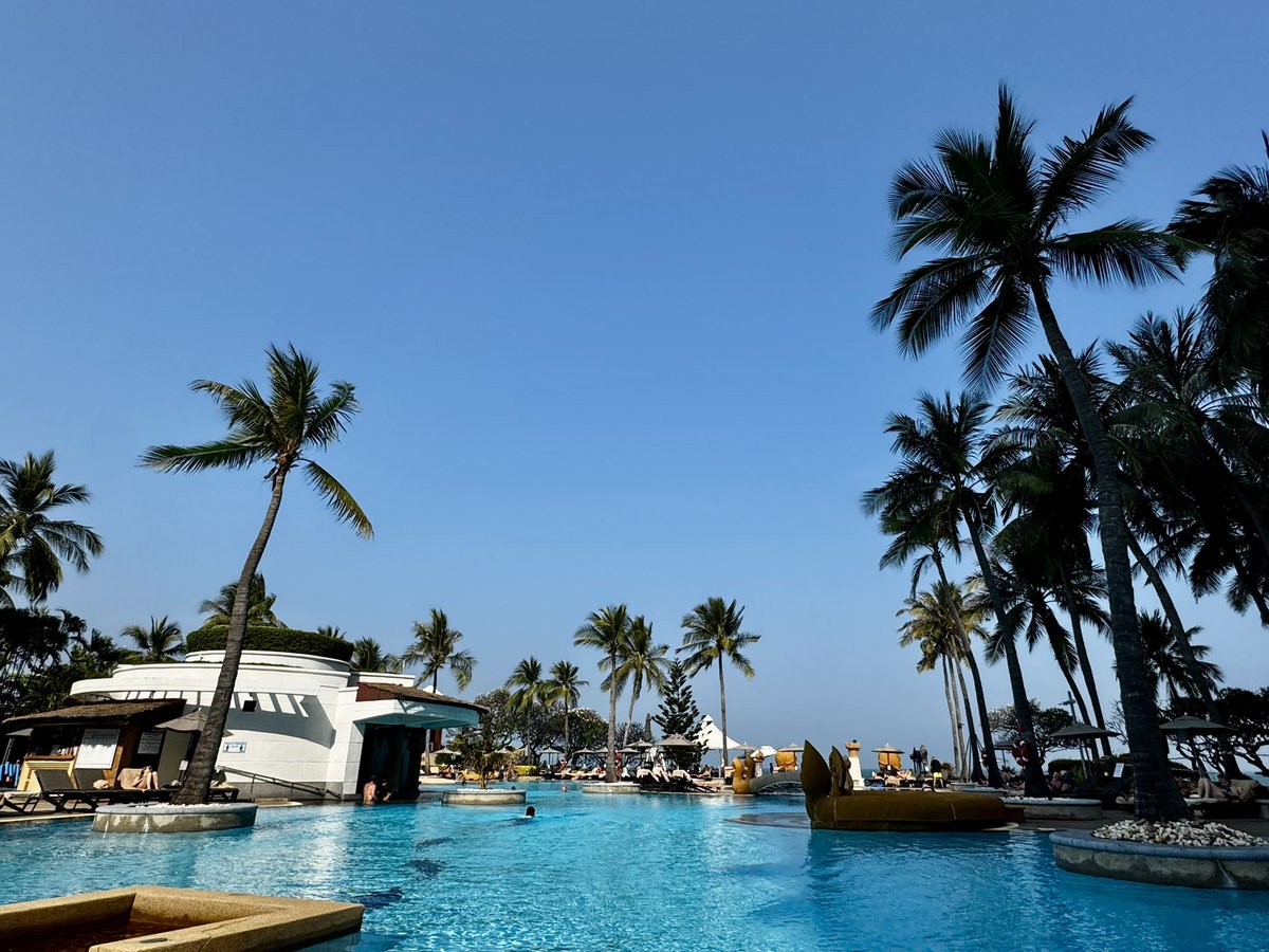 macdog's tweet image. 泰國 華欣 希爾頓酒店