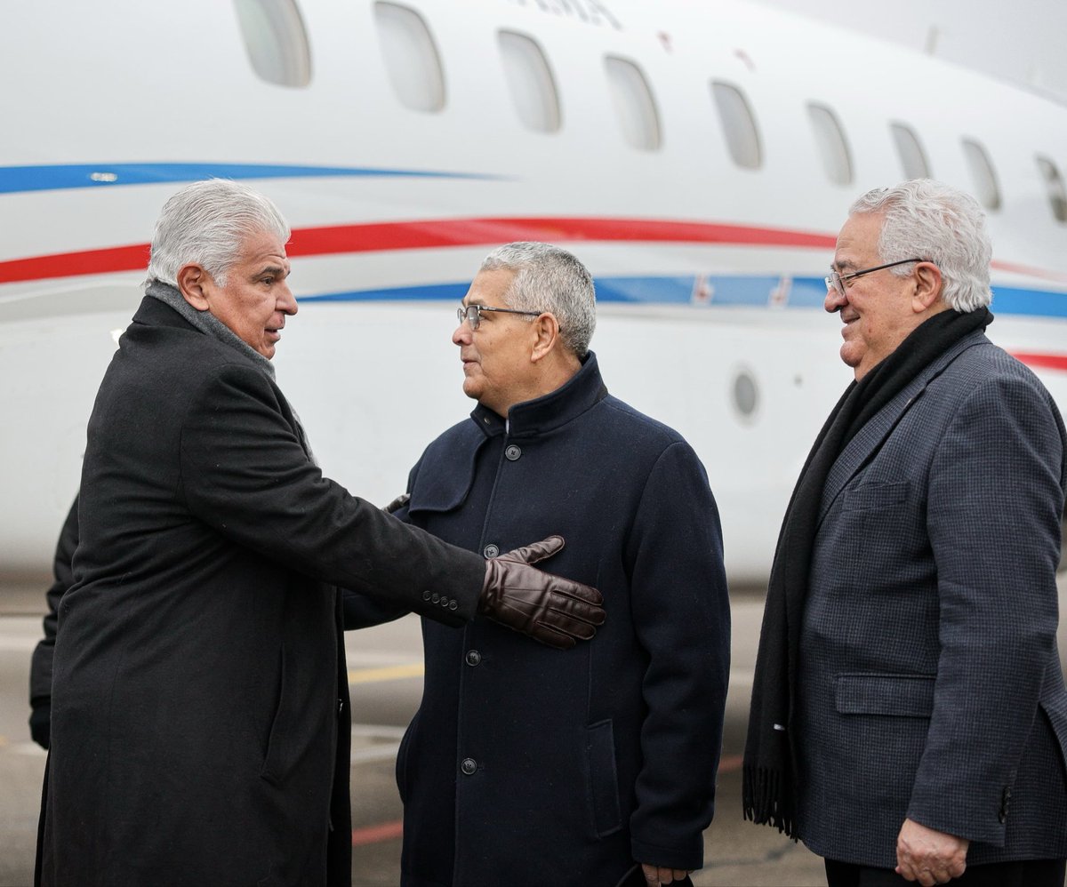 Presidente Mulino llega a Davos para poner a Panamá en el mapa del Foro Económico Mundial

El presidente de la República, <a href="/JoseRaulMulino/">José Raúl Mulino</a> llegó este lunes a la ciudad de Davos, Suiza, para participar del mayor evento de líderes empresariales y de gobiernos, el Foro Económico