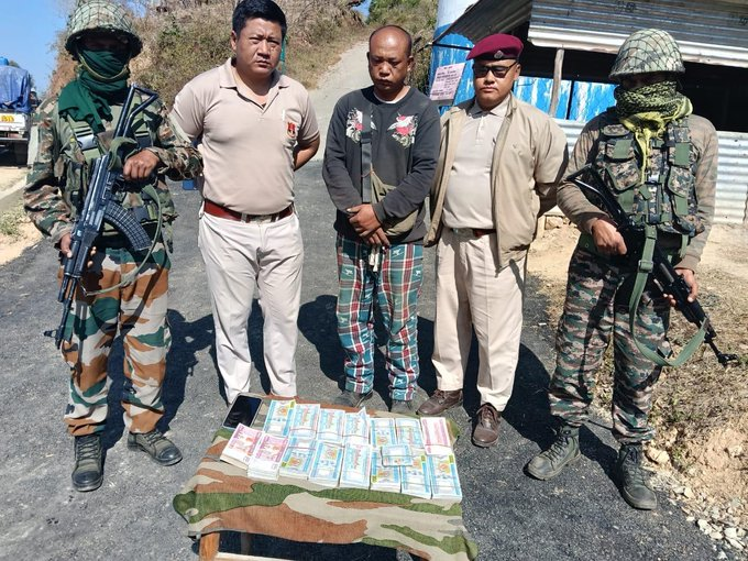 northeast_vibe's tweet photo. 🚨 ₹1.40 CRORE KYAT BUST! 🚨

#AssamRifles strike hard in Mizoram’s Siaha district—illegal Burmese currency worth ₹1.40 crore seized, one individual apprehended in Lungbun village. Swift handover to police signals zero tolerance on border crime.

#BorderStrike #Mizoram https://t.co/plD9EddmgT