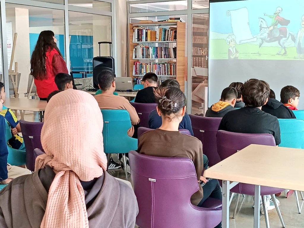 Fatih Sultan Mehmet Han’ı gençlerimizle konuştuk, izledik, düşündük.

21 yaşında bir çağ kapatıp çağ açan bir liderin azmi, ilmi ve vizyonu bugün de yolumuzu aydınlatıyor

Tarihi öğrenen değil, tarihten ilham alan gençler yetişiyor.

#FatihSultanMehmet

<a href="/OA_BAK/">Dr. Osman Aşkın Bak</a> 
<a href="/gencliksporbak/">Gençlik ve Spor Bakanlığı 🇹🇷</a>