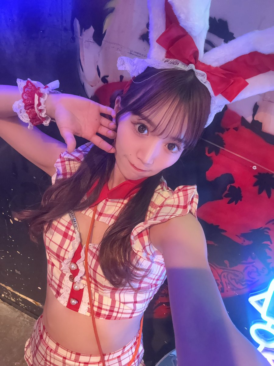 kanami_blq's tweet photo. 本日　#すぱすぱ　出演です💫
各部👑いただいてます！

今日は #sugar さんとのコラボイベントで
可愛いお衣装着させていただいてます❤️

みんなに会えるの楽しみにしてるね！チェキも撮ろう📷 https://t.co/6gZdlAD86k