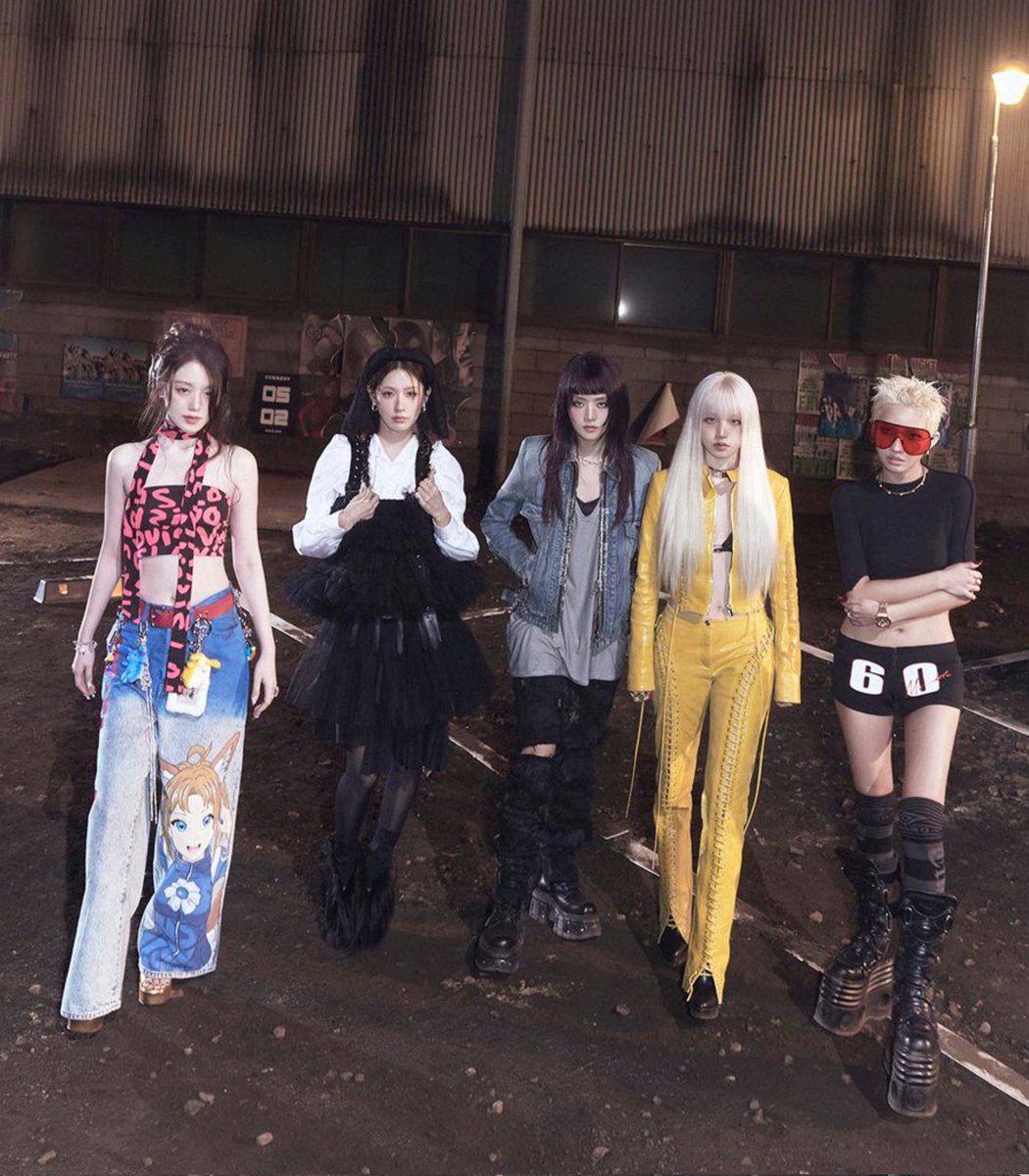 idlepopbase's tweet image. British rapper Skaiwater reposted recent Instagram posts from i-dle's MINNIE, SOYEON and YUQI to their story yesterday. There are rumors of a possible collaboration.

Skaiwater identifies as non-binary and uses they/them pronouns. Please respect this when referring to them.