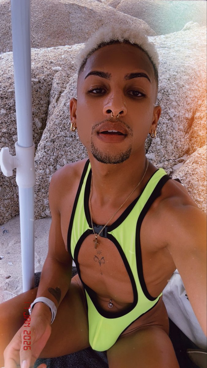 Jean_Schee's tweet photo. Cool for the summer🏝️

#beachbody #chudai https://t.co/CzPOZefKAt
