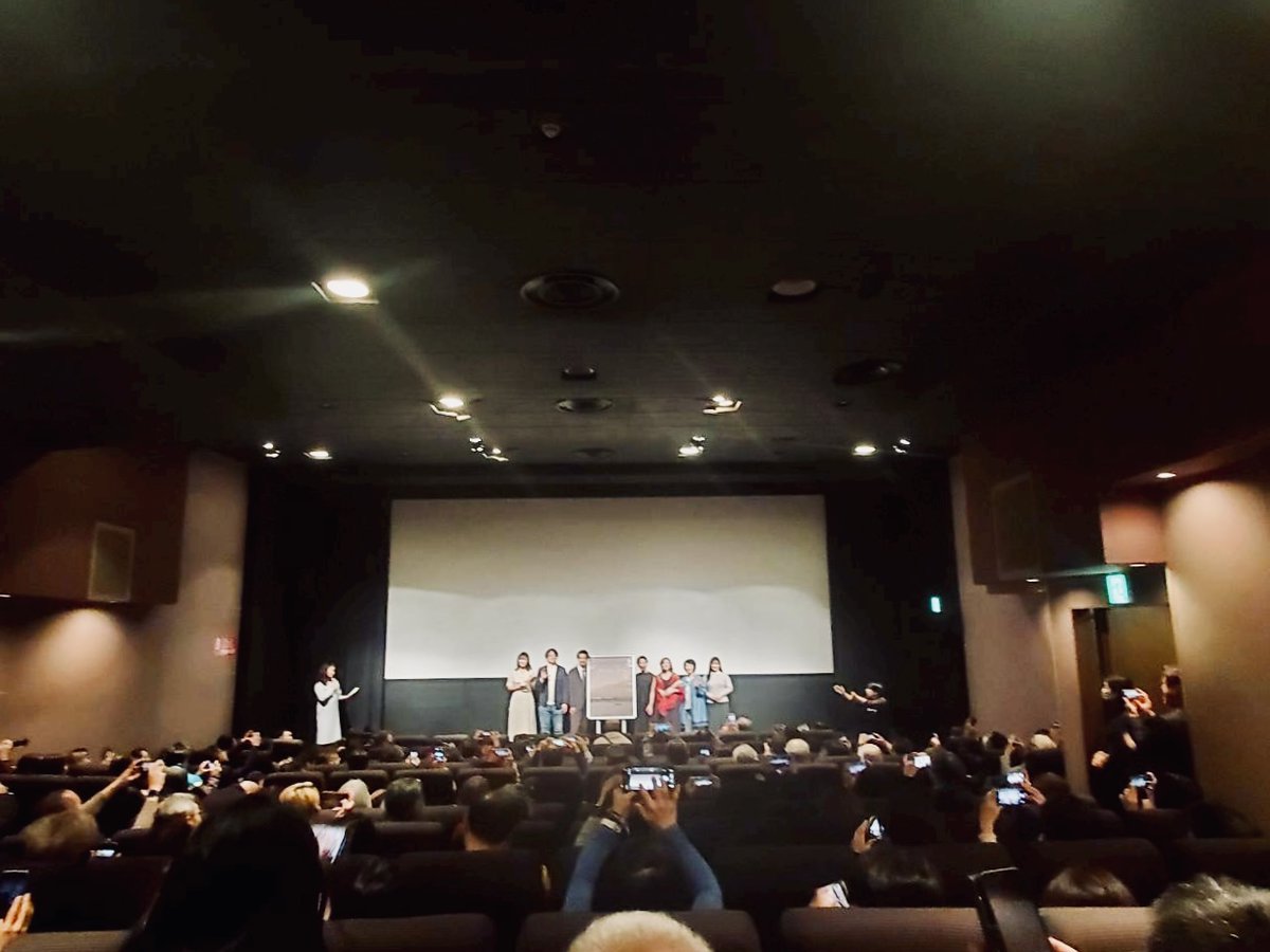 映画『メモリードア』
1月18日、公開記念舞台挨拶を開催いたしました。

舞台上でも、客席でも、多くの皆様の温かい眼差しと拍手に、心から感謝申し上げます。

マスコミの皆様にも温かく取り上げていただき、ありがとうございます。
引き続き、劇場でお待ちしています！

#メモリードア