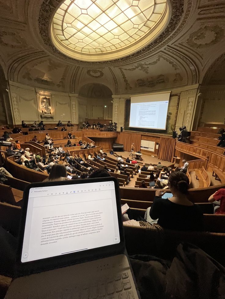 saintkikismith's tweet image. work work work