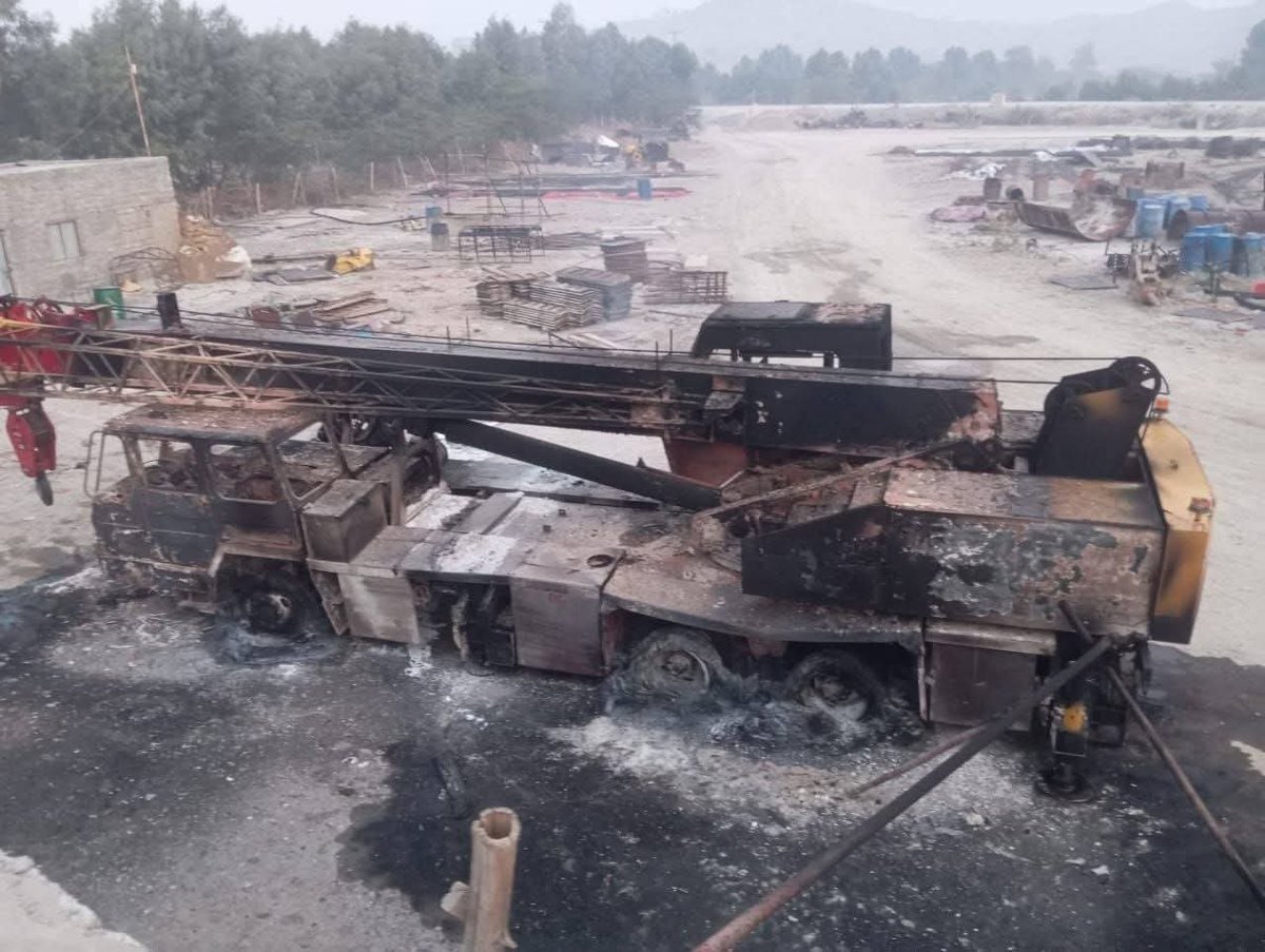 TracTerrorism's tweet image. Unknown Militants Conduct #Arson Attack on Circular Road Development Project Camp, Destroy Equipment in Dwa Manzai Area, #Bannu District, Khyber Pakhtunkhwa, #Pakistan
Read more: trackingterrorism.org/chatter/milita…